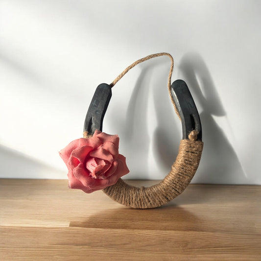 Single Romantic Rose Valentine's Day Decorated Horseshoe